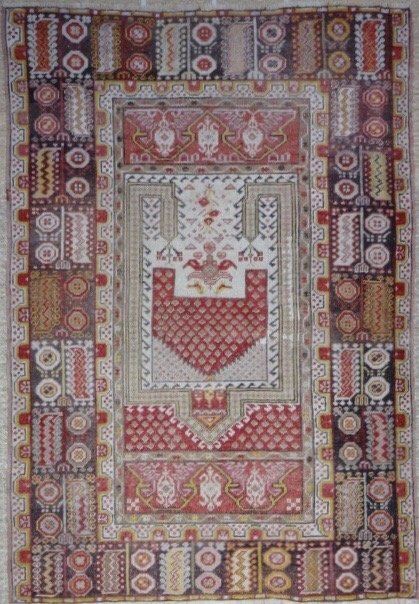 How Rugs Enhance Home Beauty: Elevate Your Space with Arqaan
